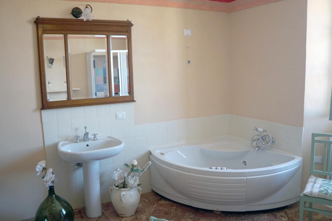 Camino B&B Il Casale Di Andrea & Simona מראה חיצוני תמונה